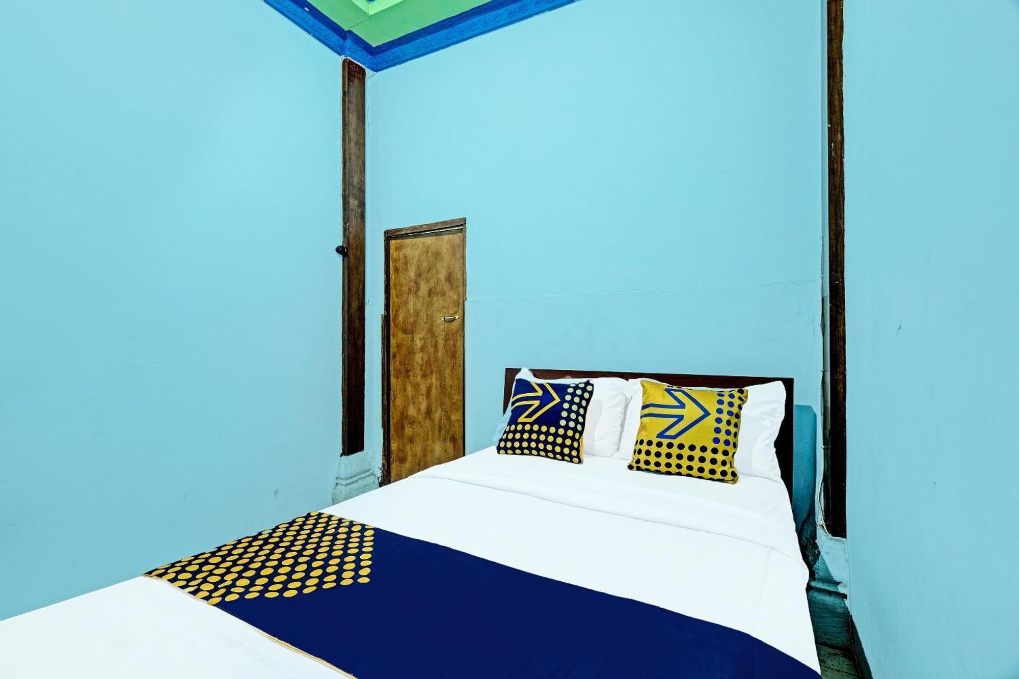 Spot On 91916 Joglo Doyong Homestay Syariah Yogyakarta Esterno foto