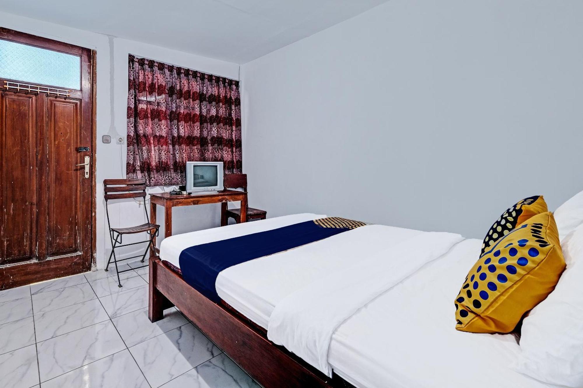 Spot On 91916 Joglo Doyong Homestay Syariah Yogyakarta Esterno foto